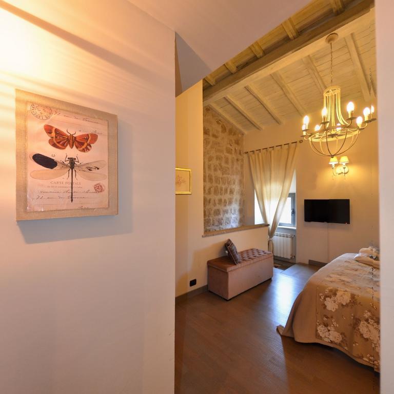 Residenza Teodorico Re B&B Viterbo Rum bild